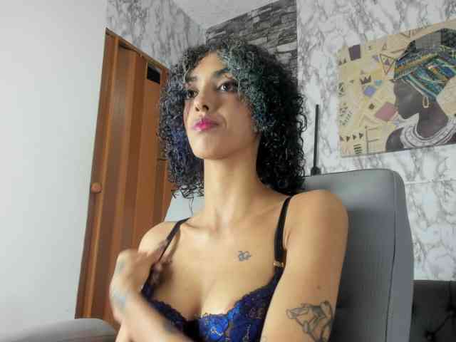 queencuarxxo webcam