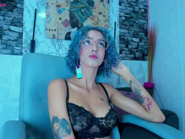 queencuarxxo webcam