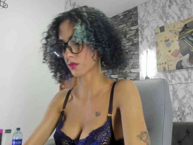 queencuarxxo webcam