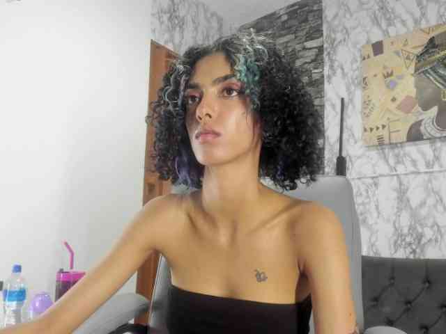 queencuarxxo webcam