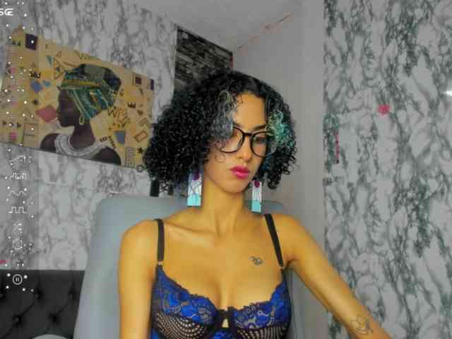 queencuarxxo webcam