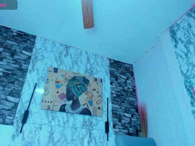 queencuarxxo webcam