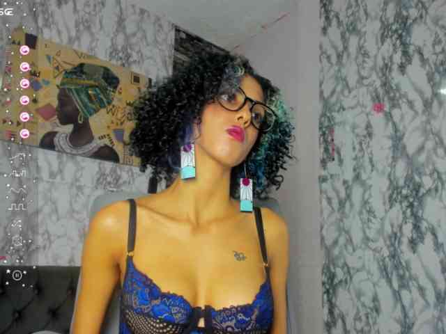 queencuarxxo webcam