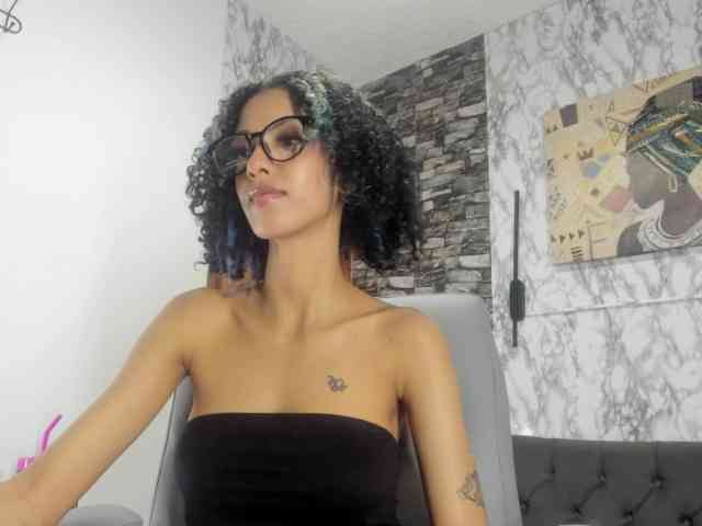 queencuarxxo webcam