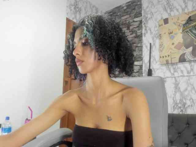 queencuarxxo webcam