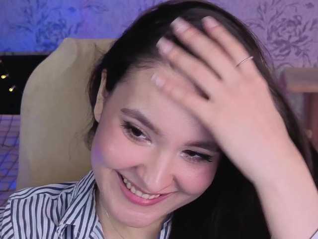 annie-fleur's BongaCams show and profile