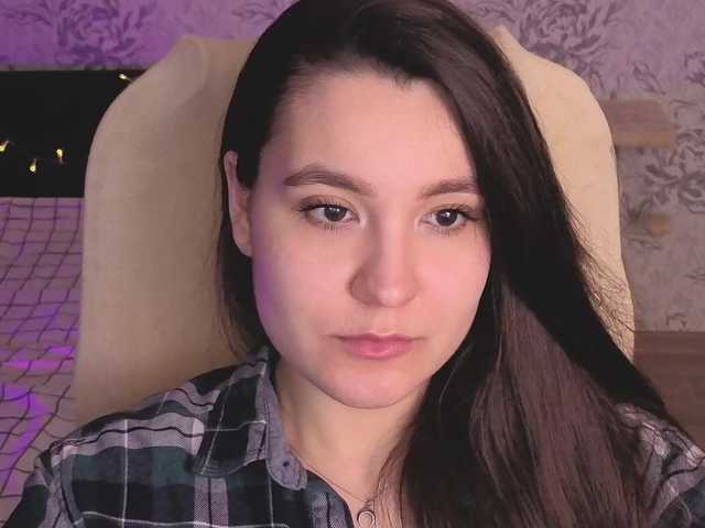 annie-fleur's BongaCams show and profile