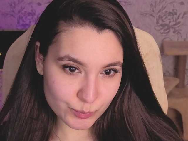 annie-fleur's BongaCams show and profile