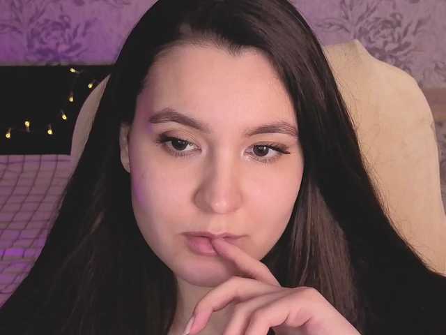 annie-fleur's BongaCams show and profile