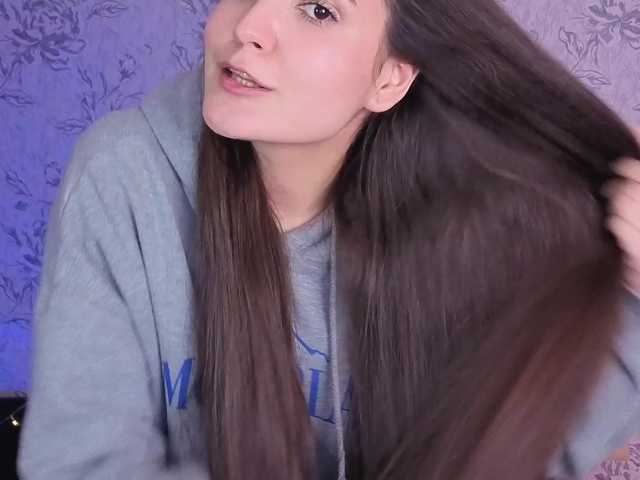 annie-fleur's BongaCams show and profile