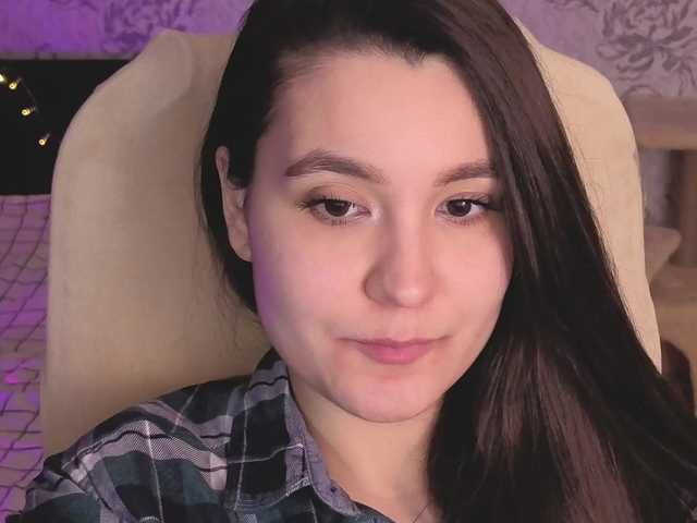 annie-fleur's BongaCams show and profile