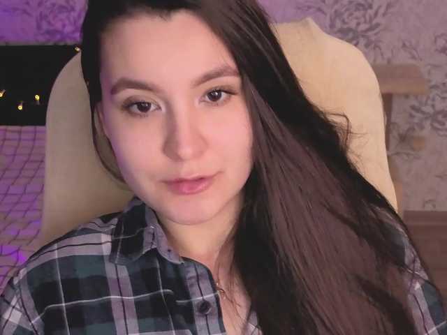 annie-fleur's BongaCams show and profile