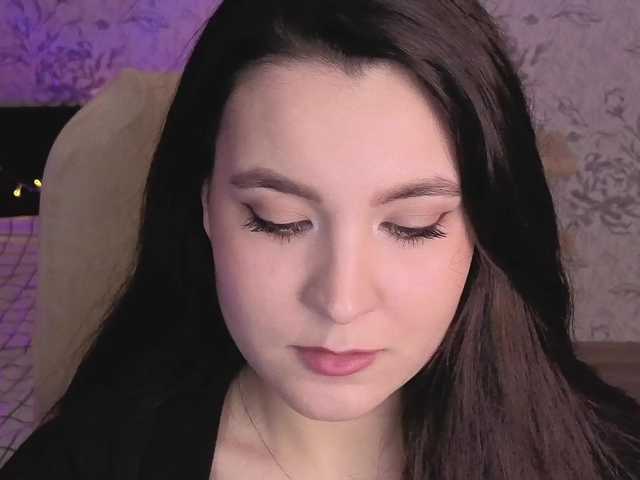 annie-fleur's BongaCams show and profile