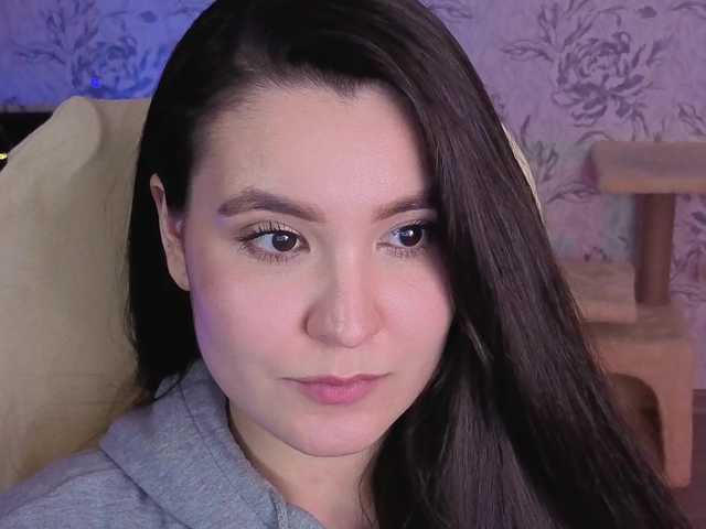 annie-fleur's BongaCams show and profile