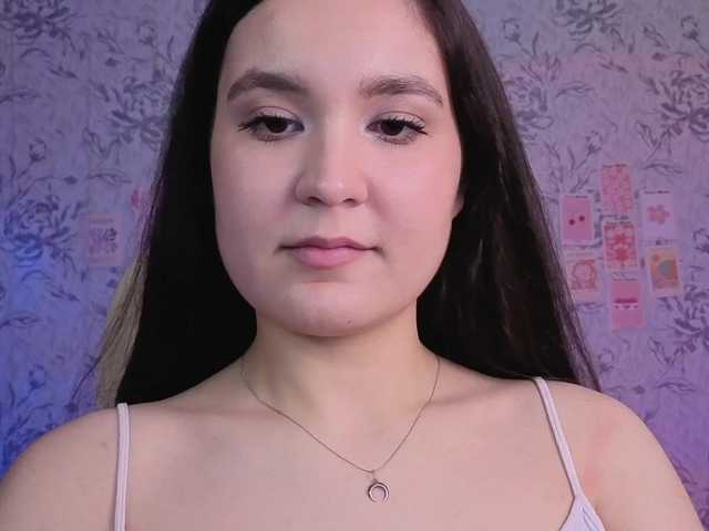 annie-fleur's BongaCams show and profile