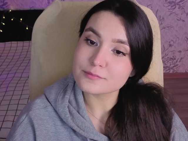 annie-fleur's BongaCams show and profile