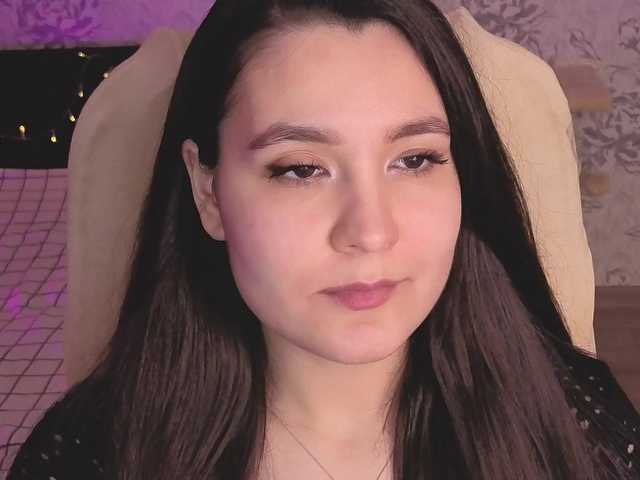 annie-fleur's BongaCams show and profile