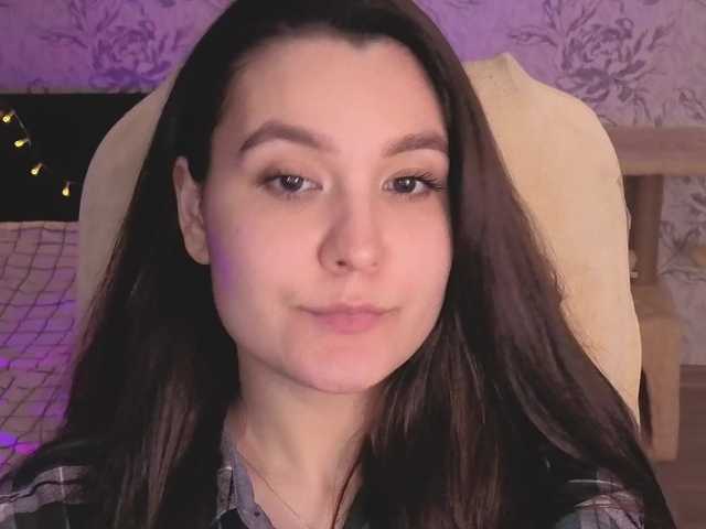 annie-fleur's BongaCams show and profile