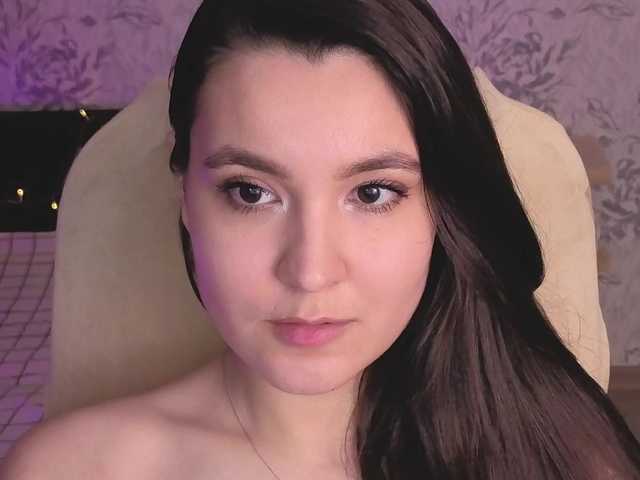 annie-fleur's BongaCams show and profile