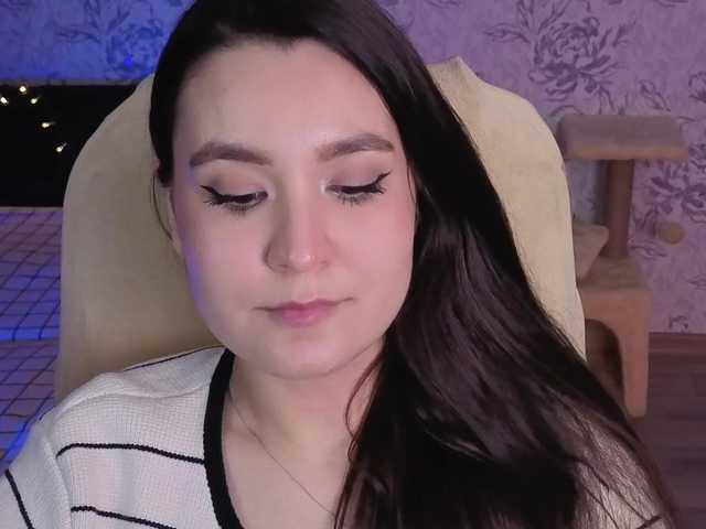 annie-fleur's BongaCams show and profile