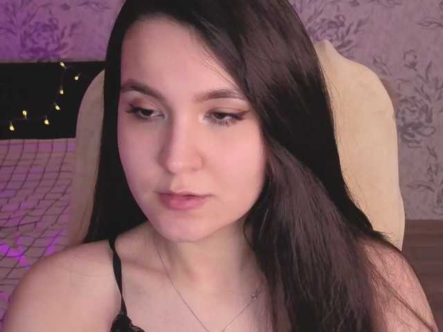 annie-fleur's BongaCams show and profile