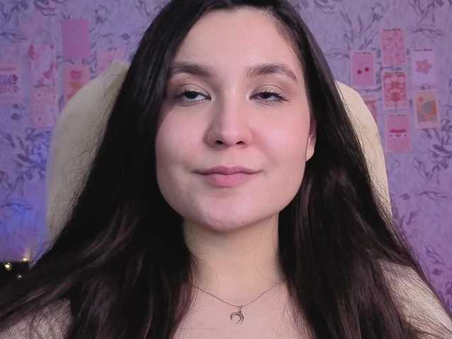 annie-fleur's BongaCams show and profile