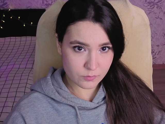 annie-fleur's BongaCams show and profile