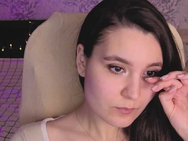 annie-fleur's BongaCams show and profile