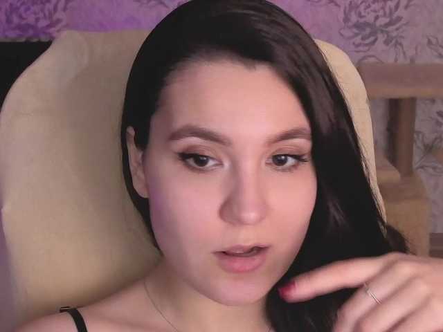 annie-fleur's BongaCams show and profile