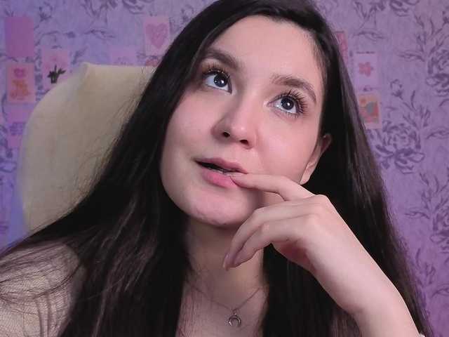 annie-fleur's BongaCams show and profile