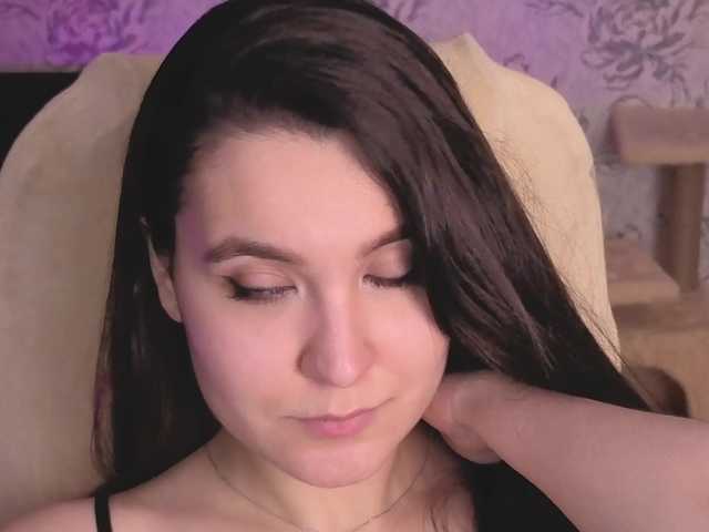 annie-fleur's BongaCams show and profile