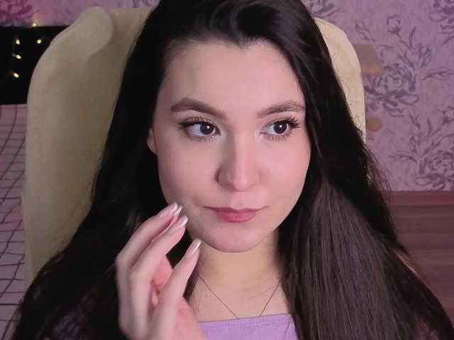 annie-fleur's BongaCams show and profile