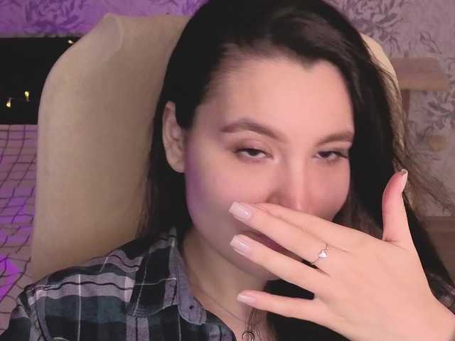 annie-fleur's BongaCams show and profile