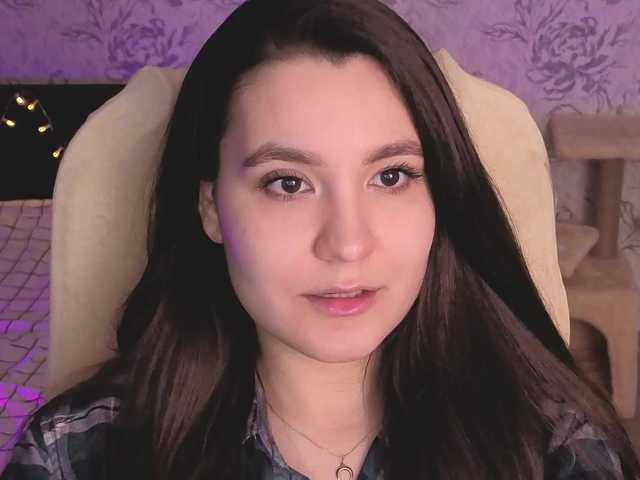 annie-fleur's BongaCams show and profile