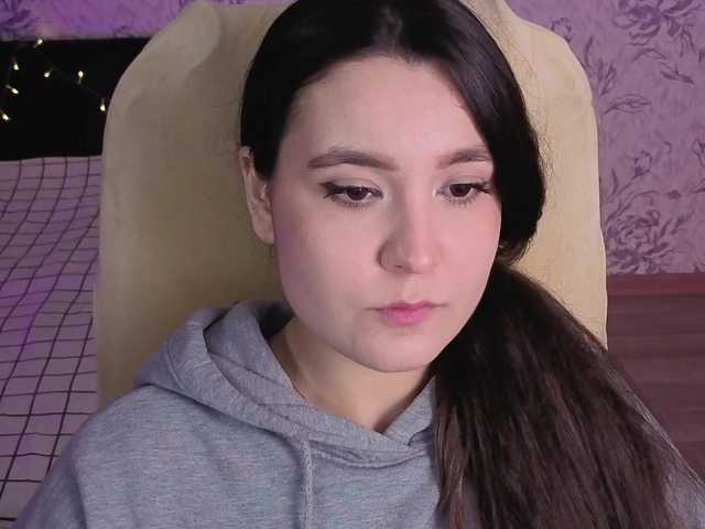 annie-fleur's BongaCams show and profile