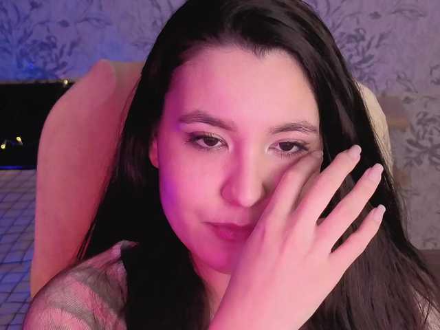 annie-fleur's BongaCams show and profile