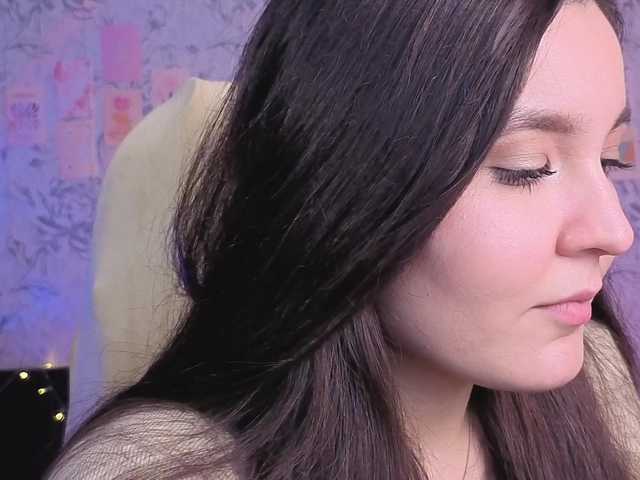 annie-fleur's BongaCams show and profile