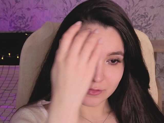 annie-fleur's BongaCams show and profile