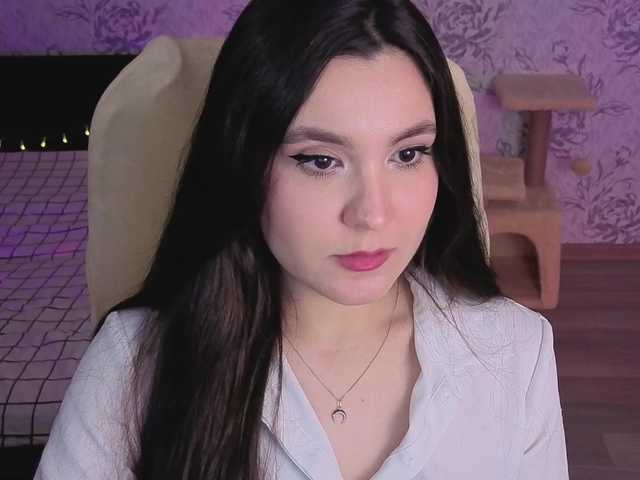 annie-fleur's BongaCams show and profile