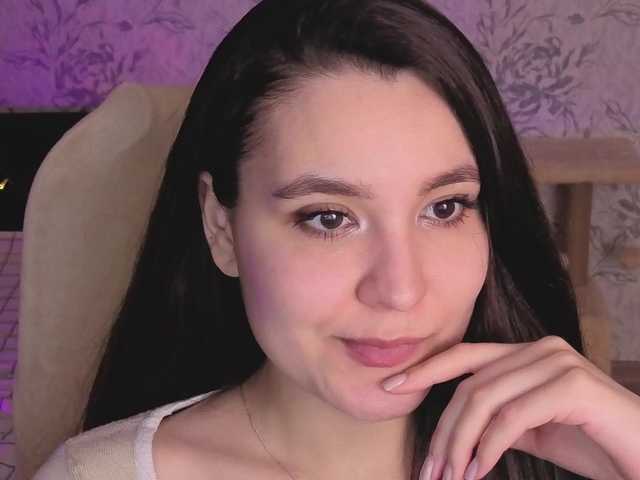 annie-fleur's BongaCams show and profile