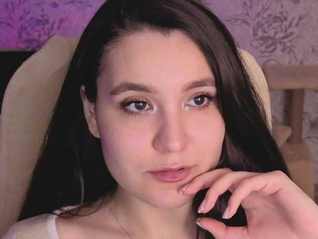 annie-fleur's BongaCams show and profile