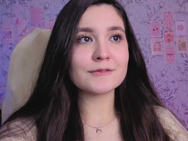 annie-fleur's BongaCams show and profile