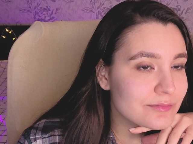 annie-fleur's BongaCams show and profile