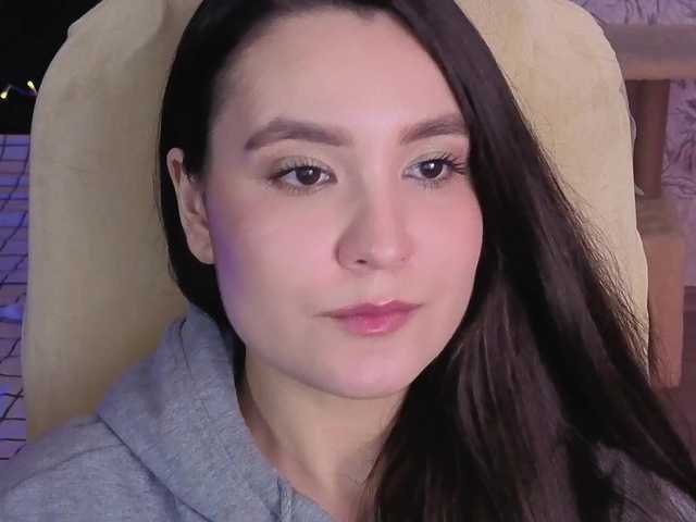 annie-fleur's BongaCams show and profile