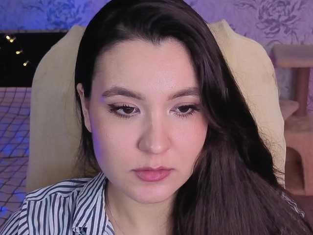 annie-fleur's BongaCams show and profile