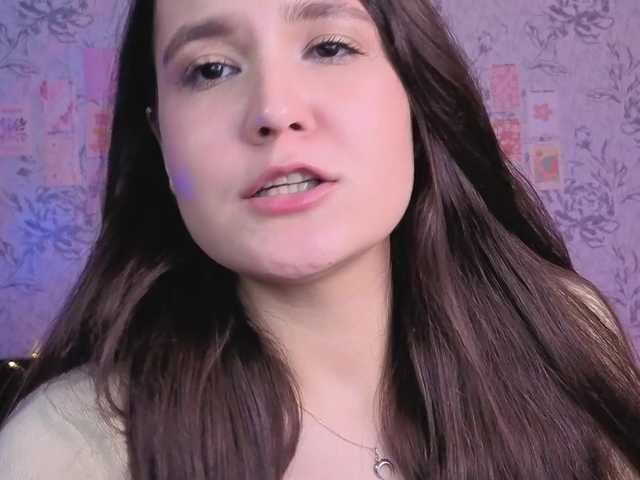 annie-fleur's BongaCams show and profile