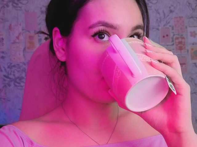 annie-fleur's BongaCams show and profile