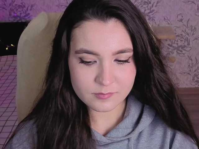 annie-fleur's BongaCams show and profile