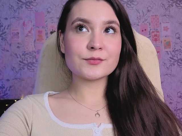 annie-fleur's BongaCams show and profile