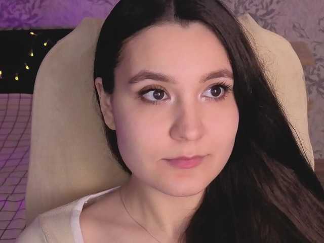 annie-fleur's BongaCams show and profile